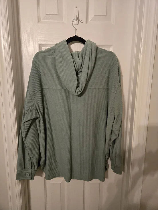 Top - Picture 2 of 4